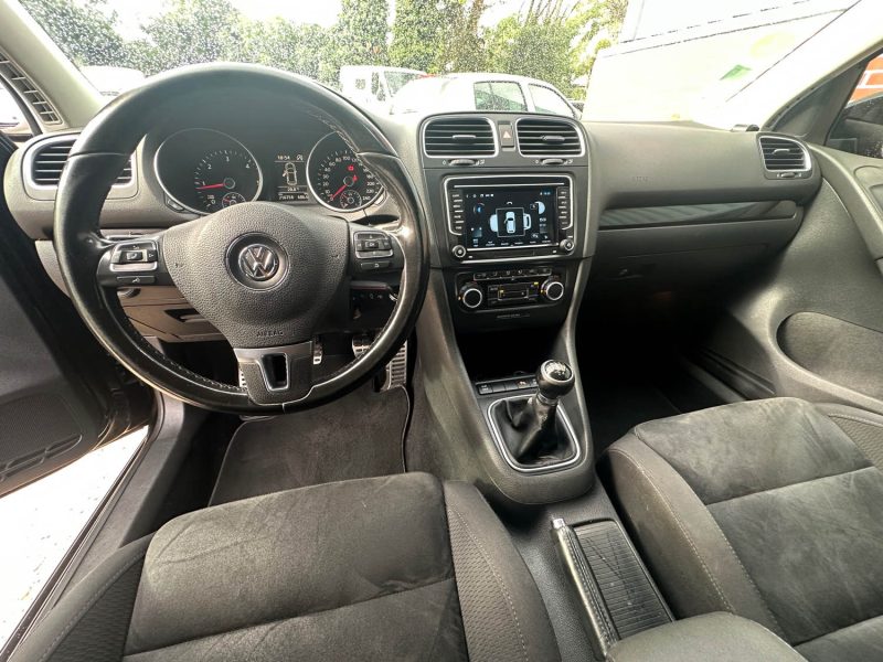 VOLKSWAGEN GOLF 2010