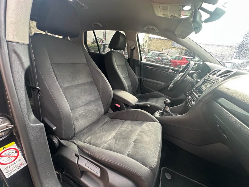 VOLKSWAGEN GOLF 2010