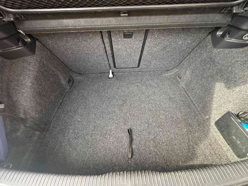 VOLKSWAGEN GOLF 2010