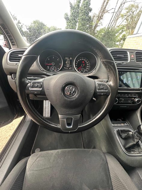VOLKSWAGEN GOLF 2010