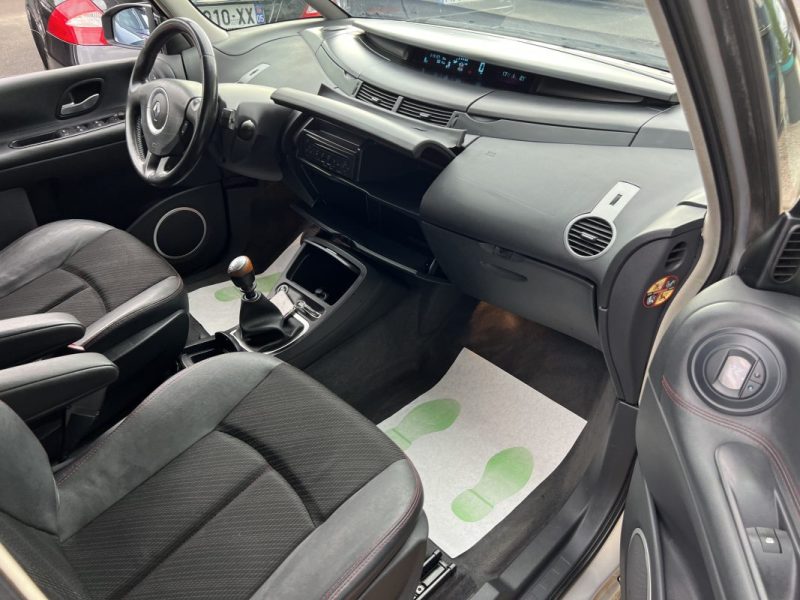 RENAULT ESPACE 4 IV PHASE 2 2.0 DCI 150 Cv TOIT PANORAMIQUE / 7 PLACES