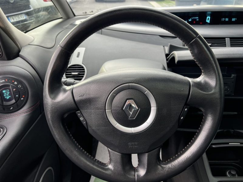 RENAULT ESPACE 4 IV PHASE 2 2.0 DCI 150 Cv TOIT PANORAMIQUE / 7 PLACES