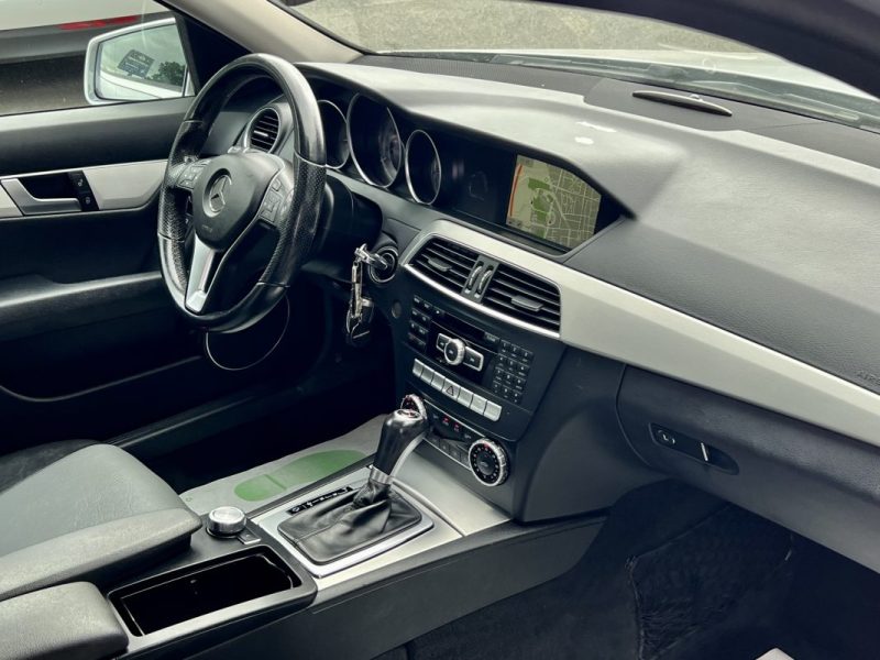 MERCEDES CLASSE C 3 III PHASE 2 SW 220 CDI 2.2 D 170 BOITE AUTO TOIT OUVRANT ATTELAGE Garantie 1 an