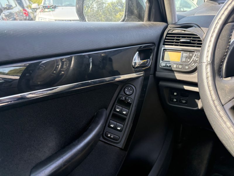 1.6 HDI 112cv boîte Auto exclusive garanti 12 MOIS