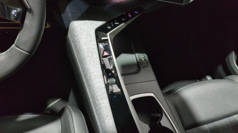 Peugeot 3008 nouveau Hybrid 145 e-dcs6 gt + pack 360 vision & drive assist plus