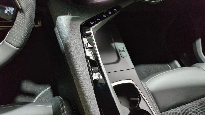 Peugeot 3008 nouveau Hybrid 145 e-dcs6 gt + pack 360 vision & drive assist plus