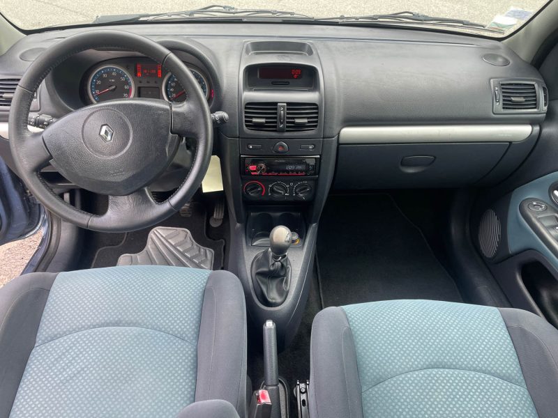 RENAULT CLIO II PHASE II 1.2i 75CV