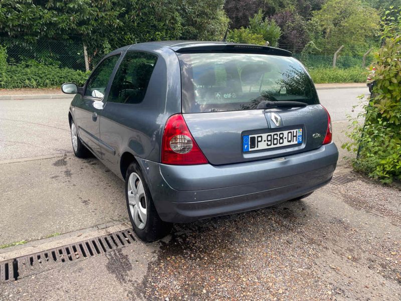 RENAULT CLIO II PHASE II 1.2i 75CV