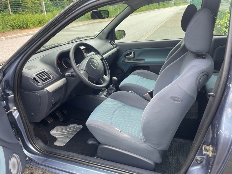 RENAULT CLIO II PHASE II 1.2i 75CV