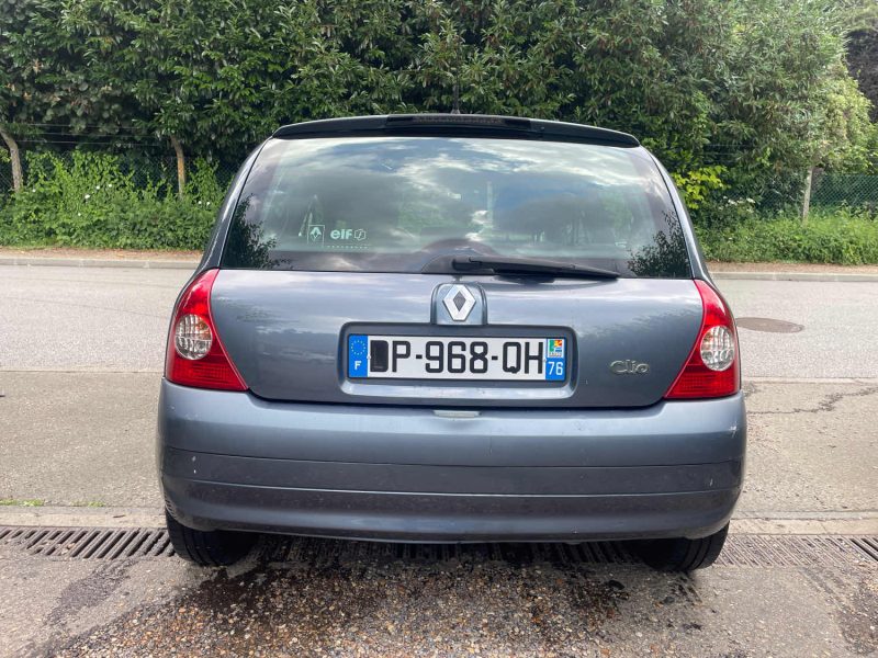 RENAULT CLIO II PHASE II 1.2i 75CV