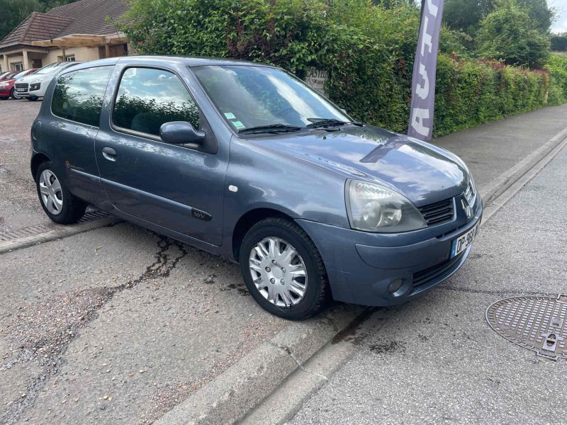 RENAULT CLIO II PHASE II 1.2i 75CV