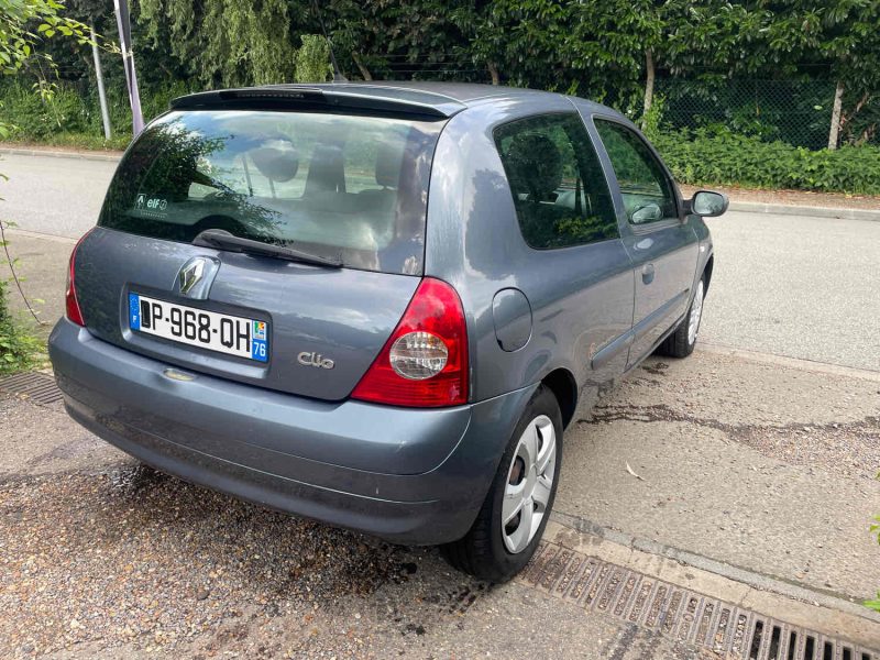 RENAULT CLIO II PHASE II 1.2i 75CV