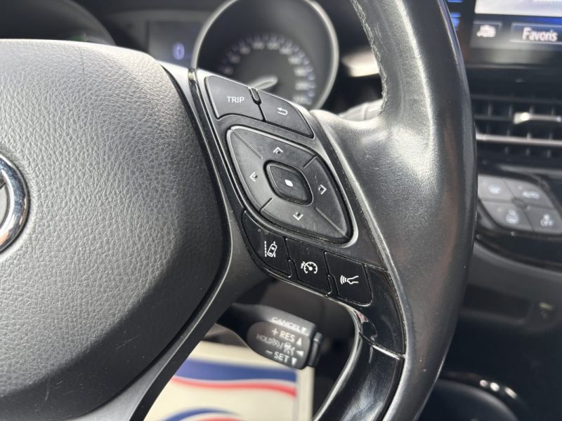 TOYOTA C-HR 122h Collection - JBL