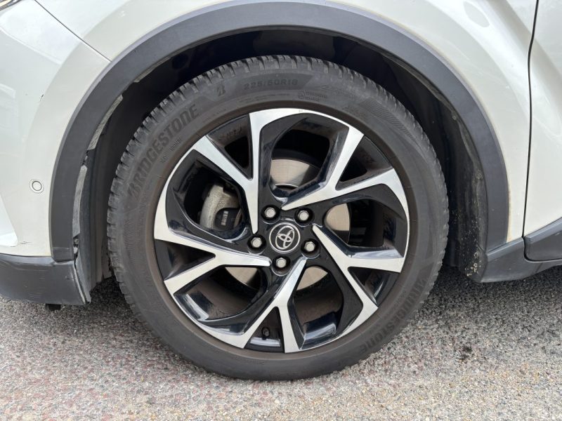 TOYOTA C-HR 122h Collection - JBL