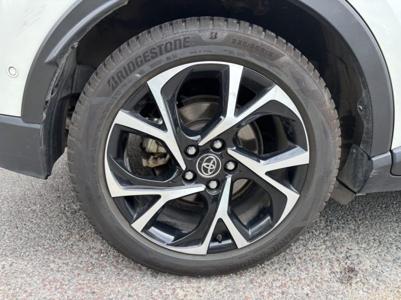 TOYOTA C-HR 122h Collection - JBL