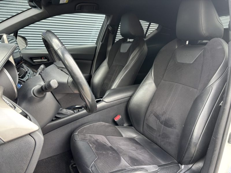 TOYOTA C-HR 122h Collection - JBL