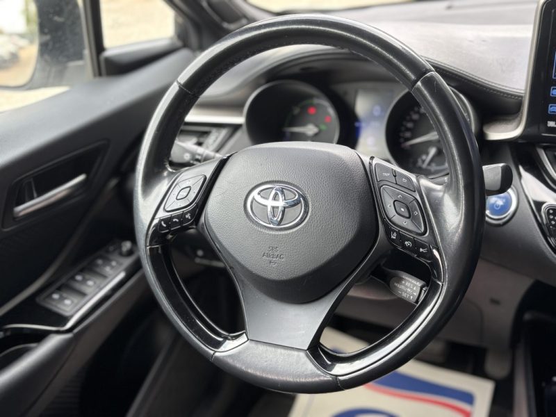 TOYOTA C-HR 122h Collection - JBL