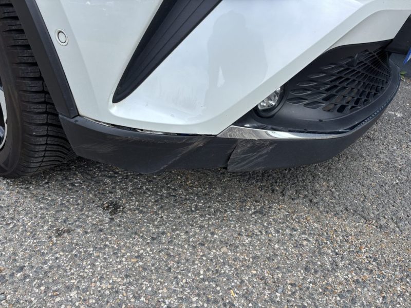 TOYOTA C-HR 122h Collection - JBL