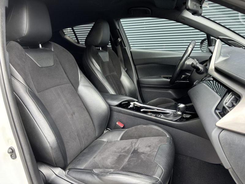 TOYOTA C-HR 122h Collection - JBL