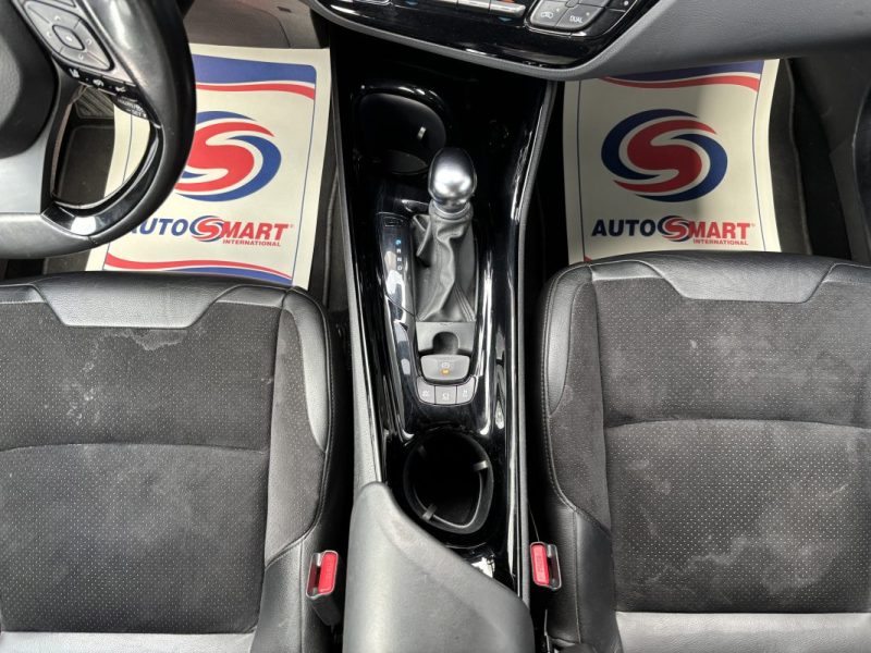 TOYOTA C-HR 122h Collection - JBL