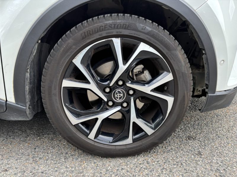 TOYOTA C-HR 122h Collection - JBL