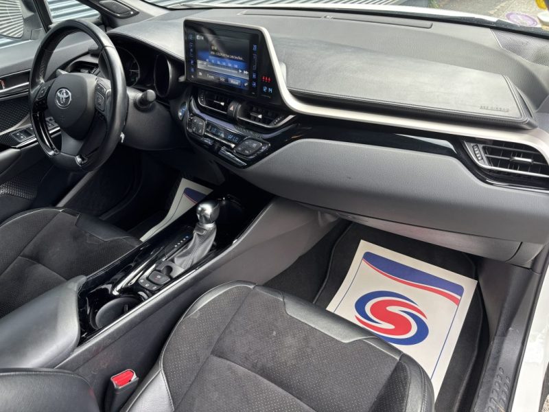 TOYOTA C-HR 122h Collection - JBL