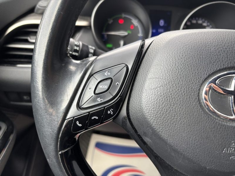 TOYOTA C-HR 122h Collection - JBL