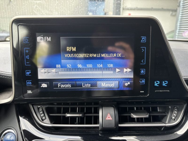 TOYOTA C-HR 122h Collection - JBL