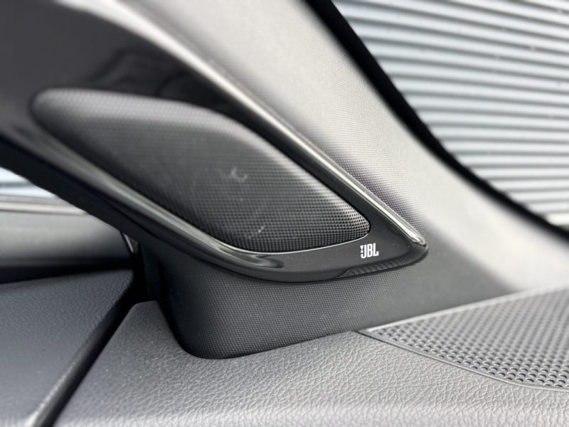 TOYOTA C-HR 122h Collection - JBL