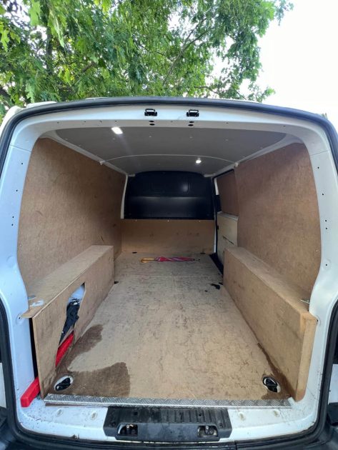 VOLKSWAGEN TRANSPORTER 2021