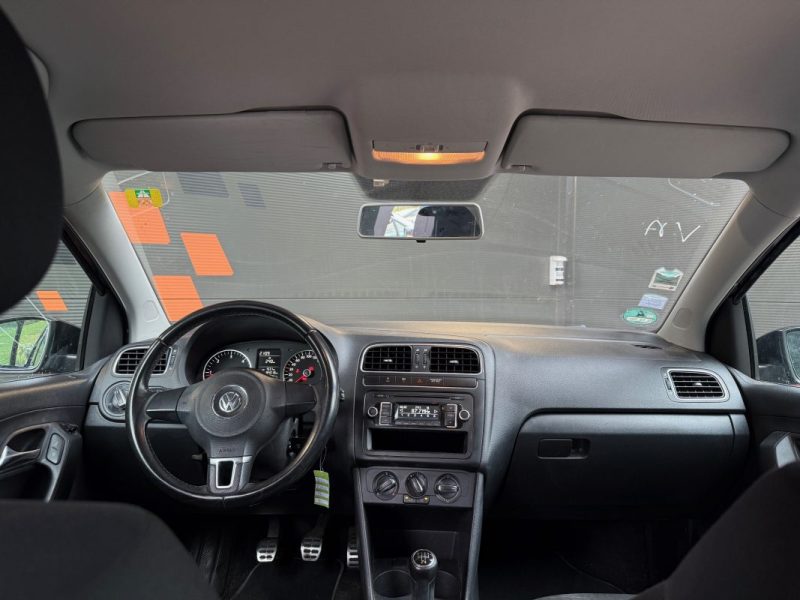 VOLKSWAGEN POLO 2011
