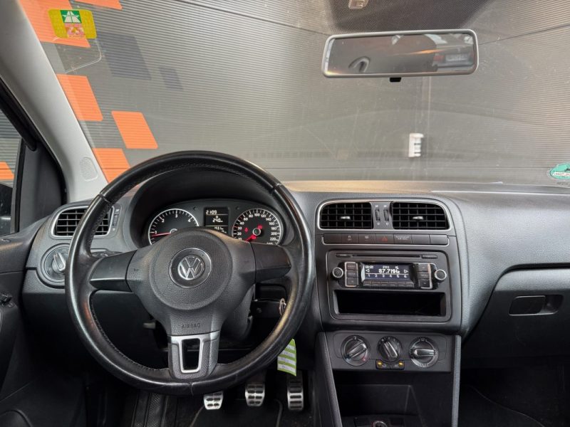 VOLKSWAGEN POLO 2011