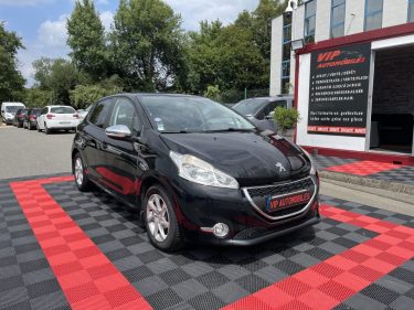 PEUGEOT 208 2014