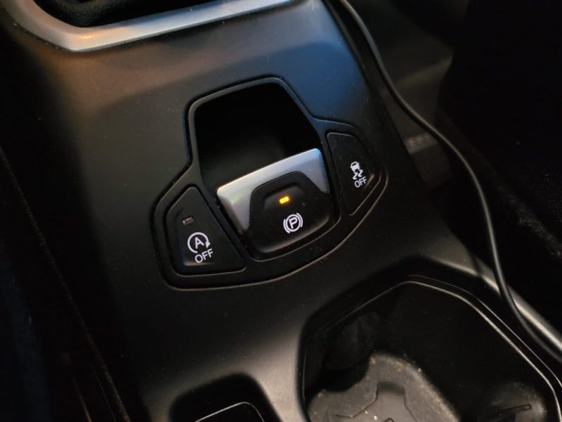 JEEP RENEGADE 1.0 TURBO 120ch S&S LIMITED Quiksilver Edition / TOIT OUVRANT + KEYLESS GO + CARPLAY /