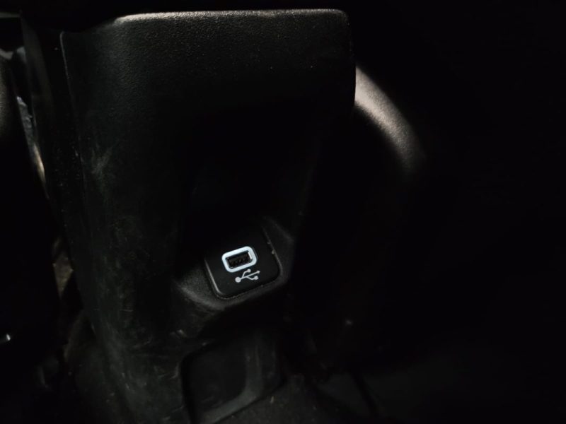 JEEP RENEGADE 1.0 TURBO 120ch S&S LIMITED Quiksilver Edition / TOIT OUVRANT + KEYLESS GO + CARPLAY /