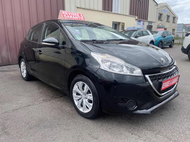PEUGEOT 208 1.2 VTI 82CV 1ER MAIN CRIT'AIR 1 2014