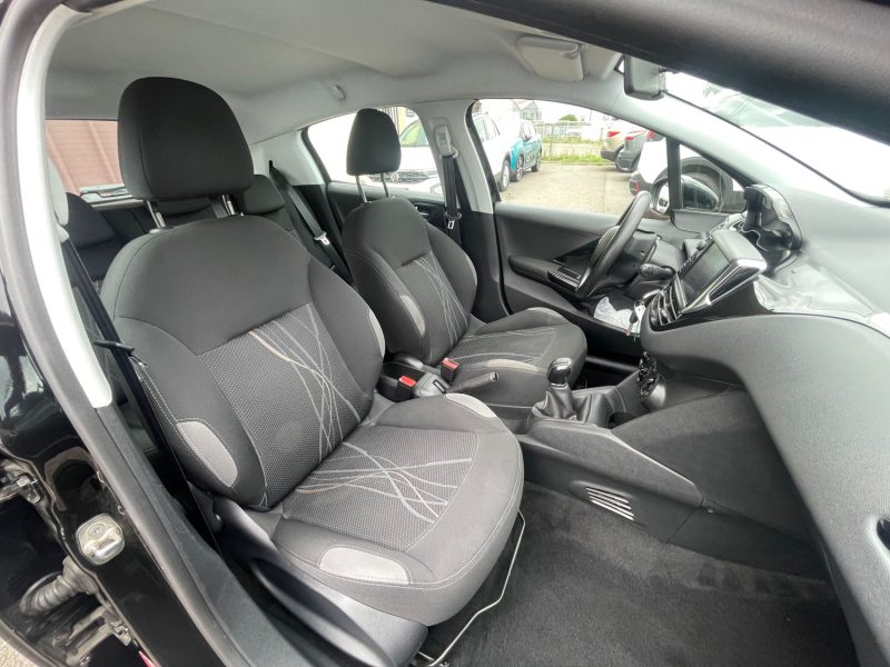 PEUGEOT 208 1.2 VTI 82CV 1ER MAIN CRIT'AIR 1 2014