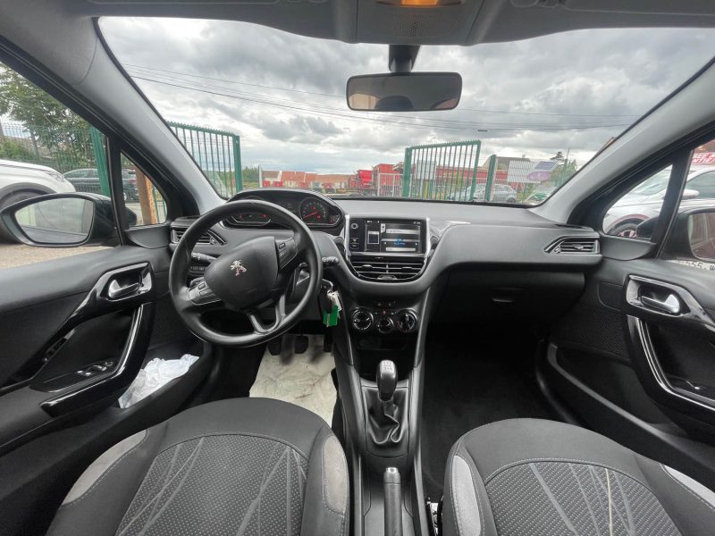 PEUGEOT 208 1.2 VTI 82CV 1ER MAIN CRIT'AIR 1 2014
