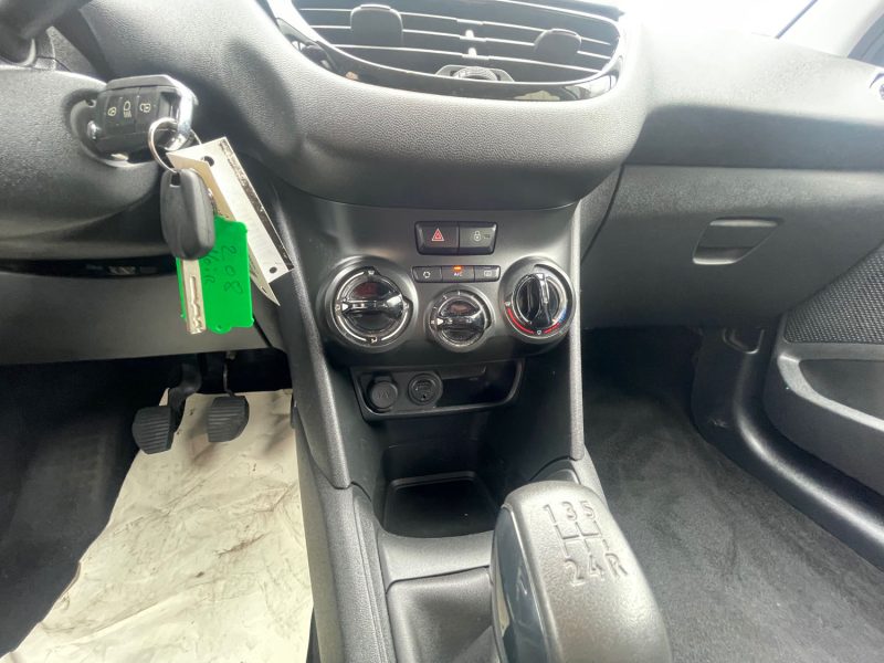 PEUGEOT 208 1.2 VTI 82CV 1ER MAIN CRIT'AIR 1 2014