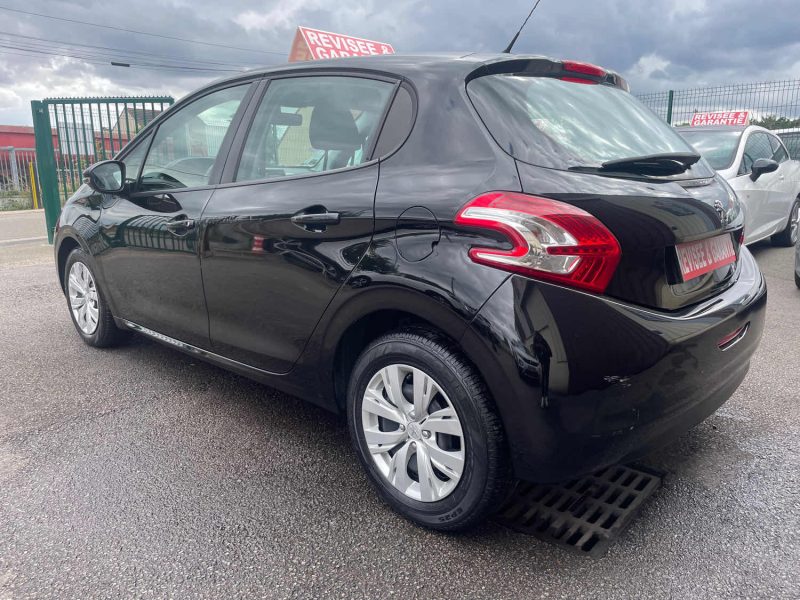 PEUGEOT 208 1.2 VTI 82CV 1ER MAIN CRIT'AIR 1 2014