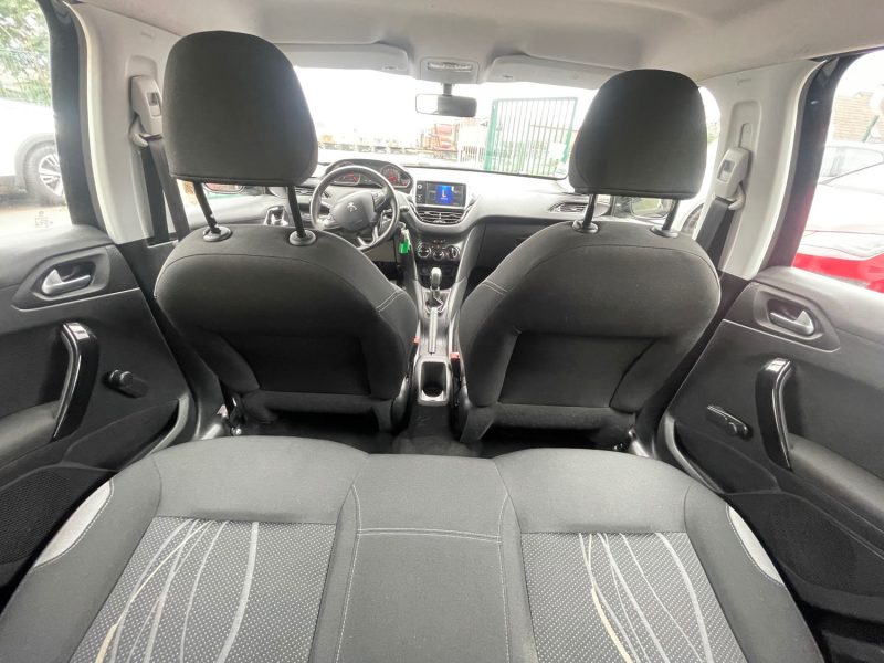 PEUGEOT 208 1.2 VTI 82CV 1ER MAIN CRIT'AIR 1 2014