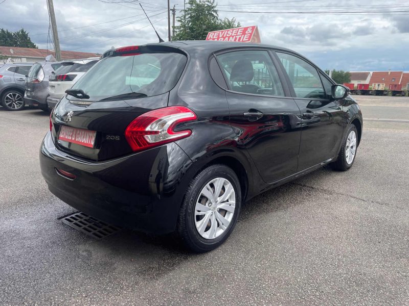 PEUGEOT 208 1.2 VTI 82CV 1ER MAIN CRIT'AIR 1 2014