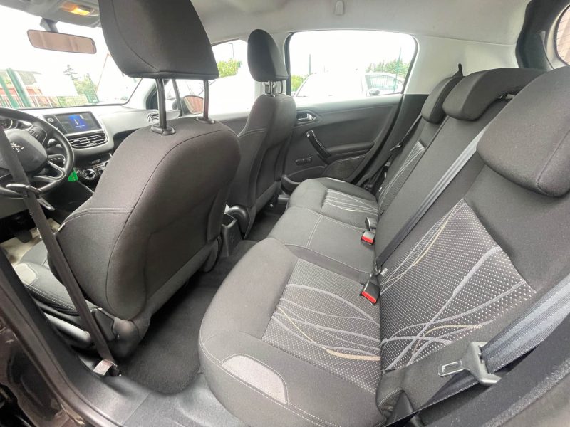 PEUGEOT 208 1.2 VTI 82CV 1ER MAIN CRIT'AIR 1 2014