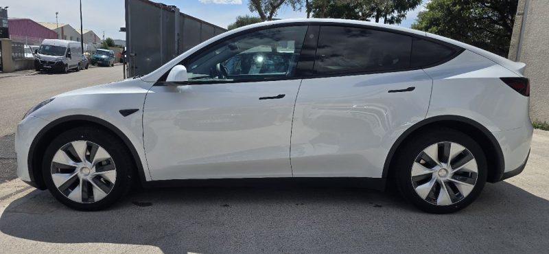 Tesla Model Y Dual Motor Long Range AWD FSD3