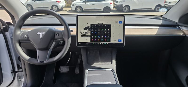 Tesla Model Y Dual Motor Long Range AWD FSD3