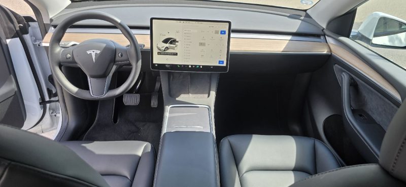 Tesla Model Y Dual Motor Long Range AWD FSD3