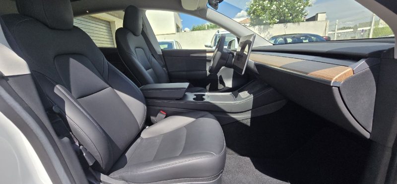 Tesla Model Y Dual Motor Long Range AWD FSD3