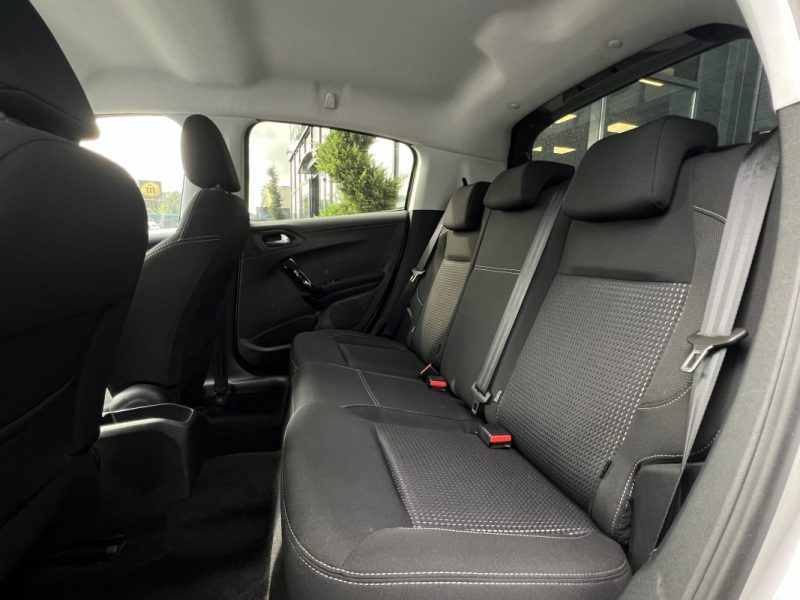 PEUGEOT 208 PHASE 2 ALLURE 1.2 82 Cv APPLE CARPLAY & ANDROID 38 600 Kms CRIT AIR 1 - GARANTIE 1 AN