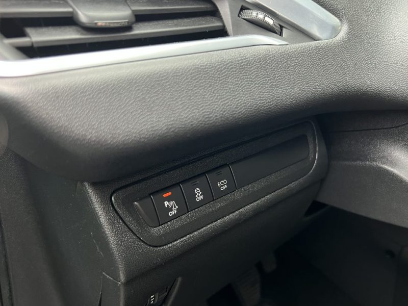 PEUGEOT 208 PHASE 2 ALLURE 1.2 82 Cv APPLE CARPLAY & ANDROID 38 600 Kms CRIT AIR 1 - GARANTIE 1 AN
