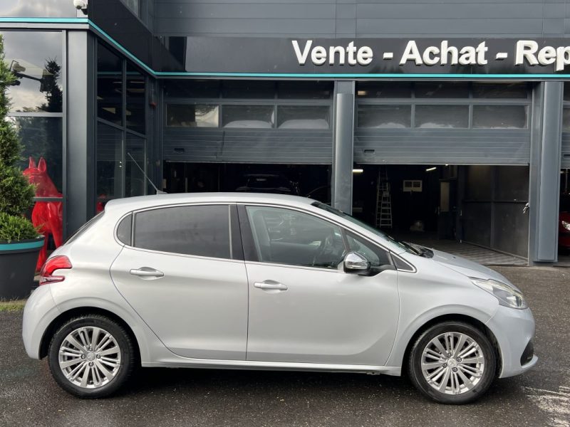 PEUGEOT 208 PHASE 2 ALLURE 1.2 82 Cv APPLE CARPLAY & ANDROID 38 600 Kms CRIT AIR 1 - GARANTIE 1 AN